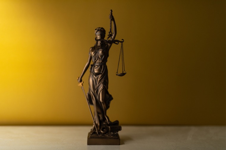 Homem é condenado a mais de 29 anos de prisão por homicídio e porte ilegal de arma em Mato Grosso
