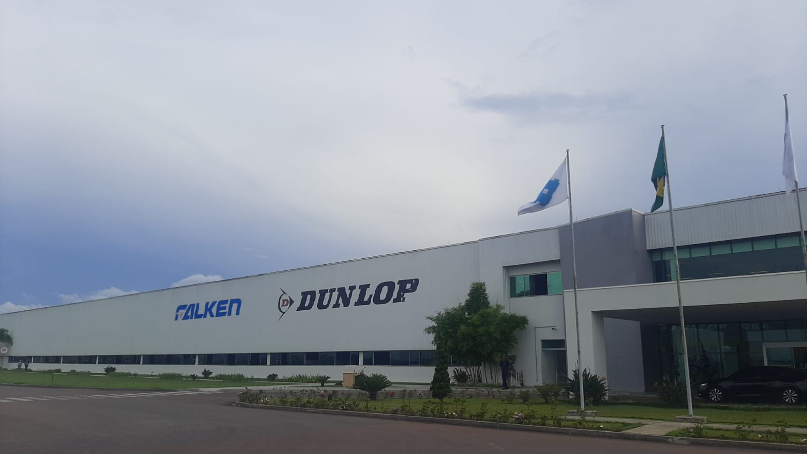 Sumitomo Rubber quer produzir 50% mais pneus até 2029 no Brasil