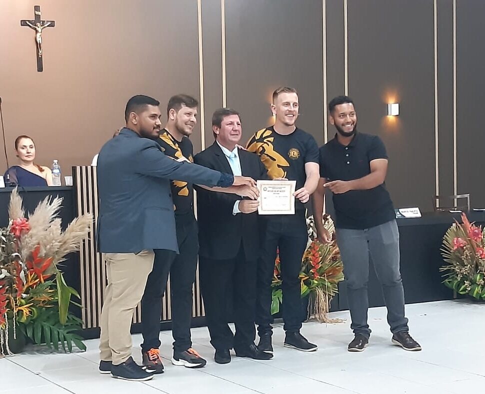 Câmara homenageia pessoas e instituições de Lucas do Rio Verde