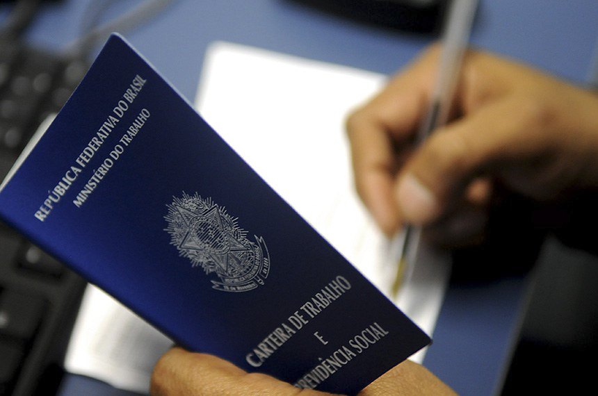 Brasil registra mais de 306 mil empregos formais em fevereiro