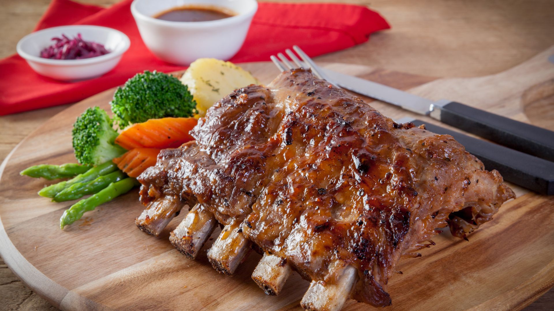 Como fazer costela na brasa para um churrasco perfeito