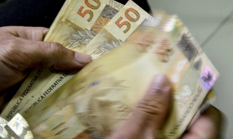 Inadimplência tem pequena queda e atinge 66,64 milhões de consumidores no país