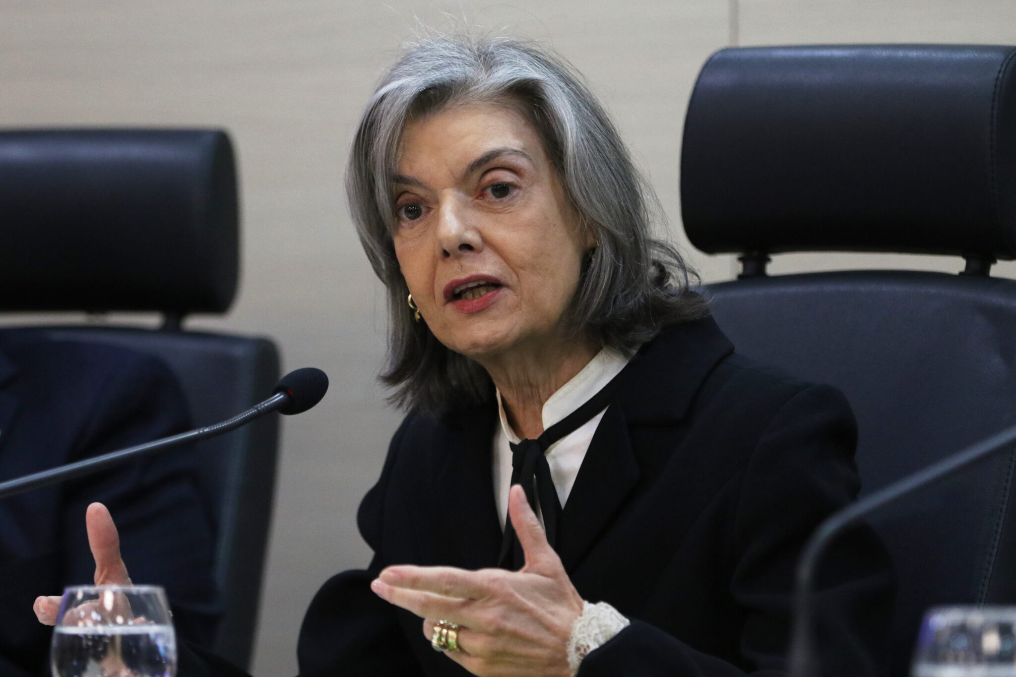 “Não é fácil para mulher chegar a qualquer cargo”, diz Cármen Lúcia