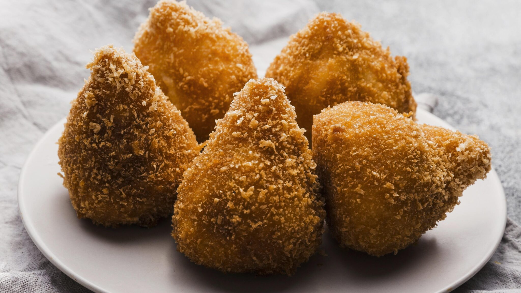 Como fazer coxinha de costela: aprenda a receita dessa delícia