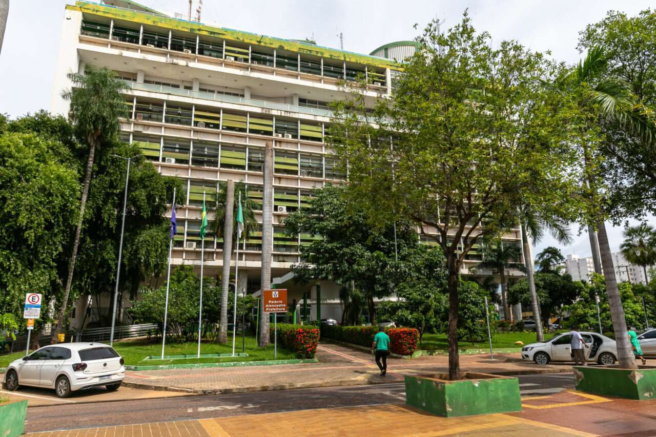 Cuiabá sanciona lei para parcelar dívida de R$ 62 milhões e decreta calamidade financeira
