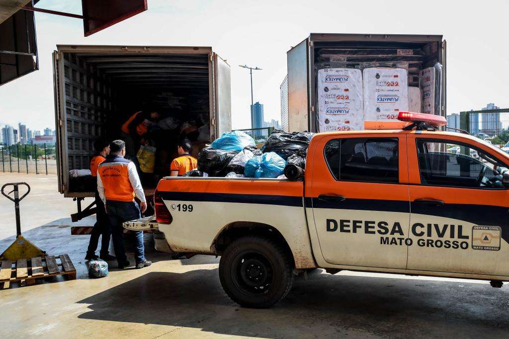 Mato Grosso envia ajuda humanitária a municípios atingidos por enchentes
