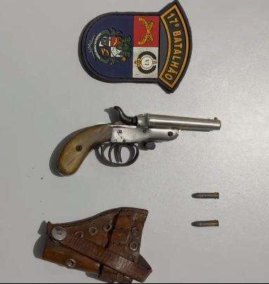 Homem é preso com arma e munições em zona rural de cidade de Mato Grosso