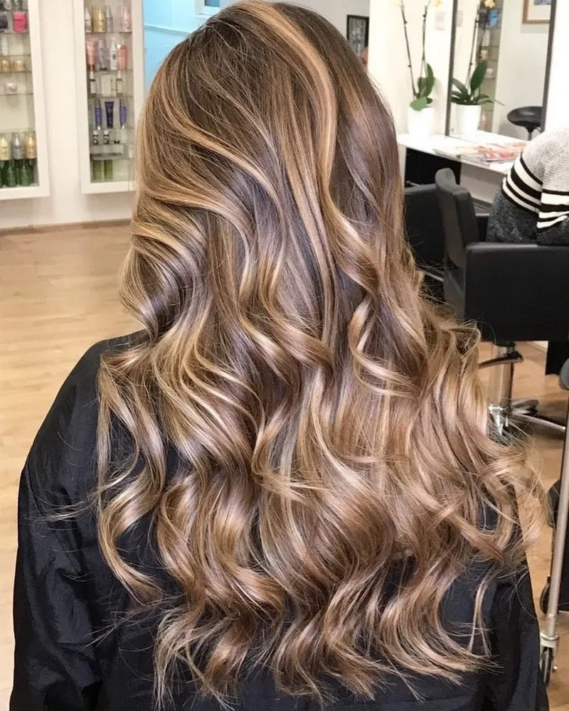 Cortes de cabelo tendência para 2025: Descubra os estilos que vão bombar