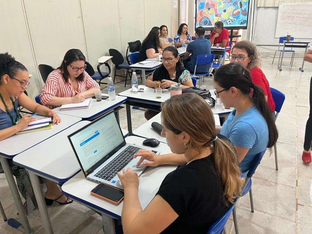 Mais de 70 profissionais concluem especializações na Escola de Saúde Pública de Mato Grosso