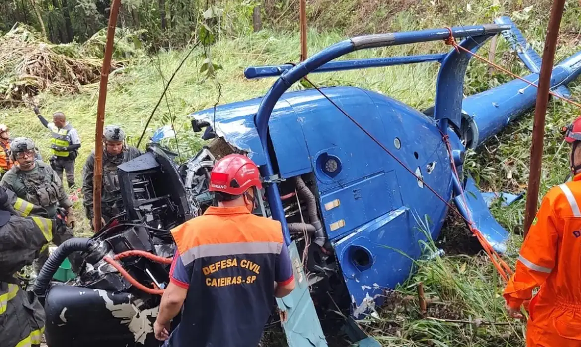 Menina sobrevivente de acidente de helicóptero deve ter alta hoje