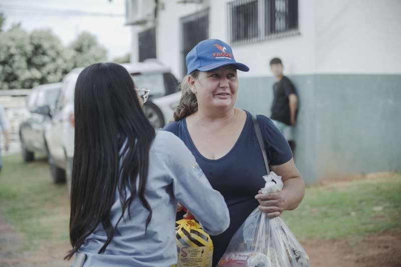Campanha Árvore da Esperança presenteou 300 famílias no Natal de 2024
