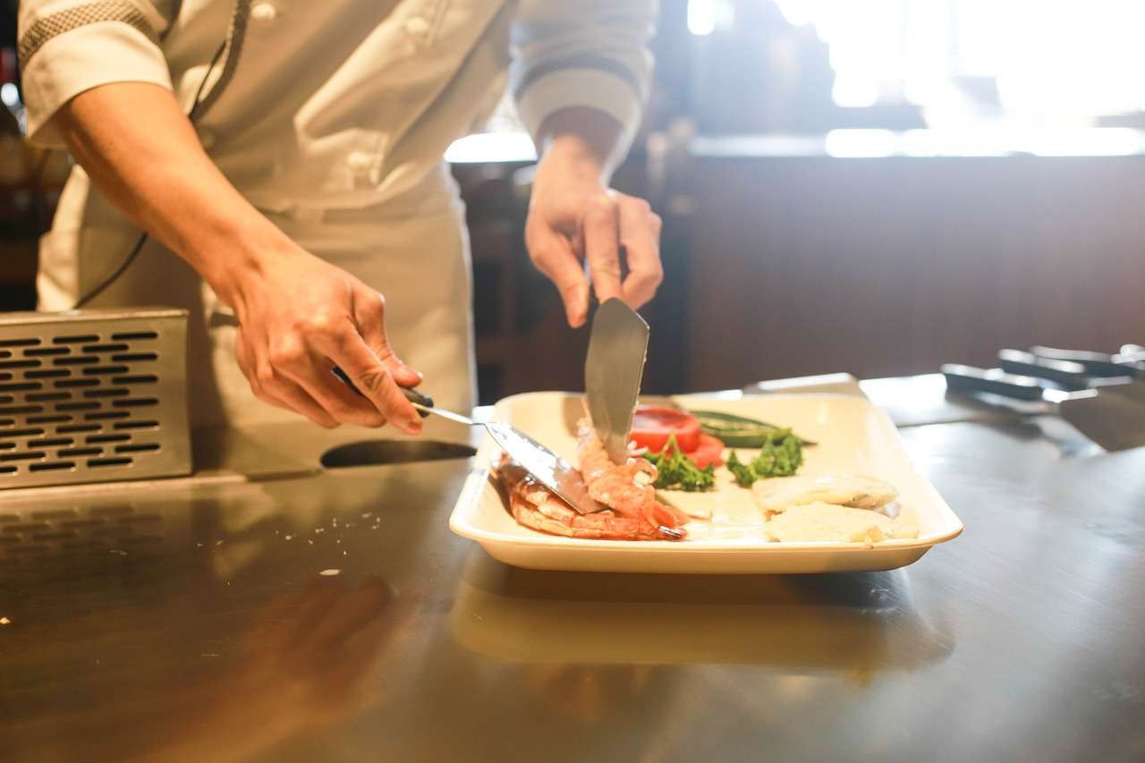 Mato-grossenses trocam a cozinha pelo restaurante