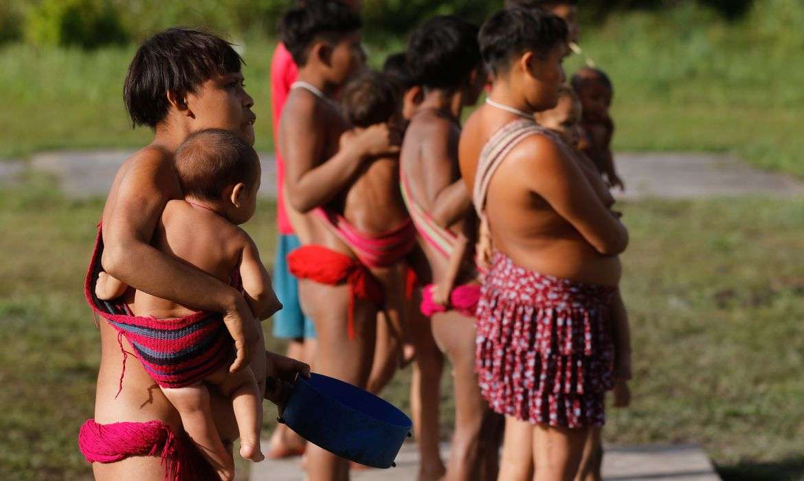Terra Yanomami tem menos garimpo e fome, mas desafios são diários