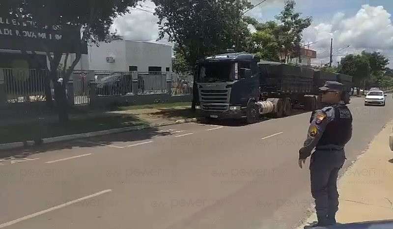 Roubo de carga de soja termina com prisão de dois suspeitos na BR-163 