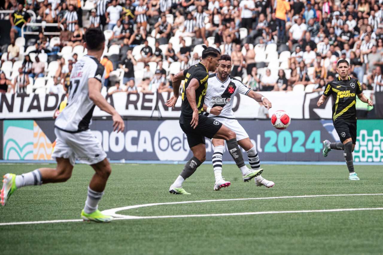 Vasco x Botafogo: Clubes duelam vivendo 2025 semelhante