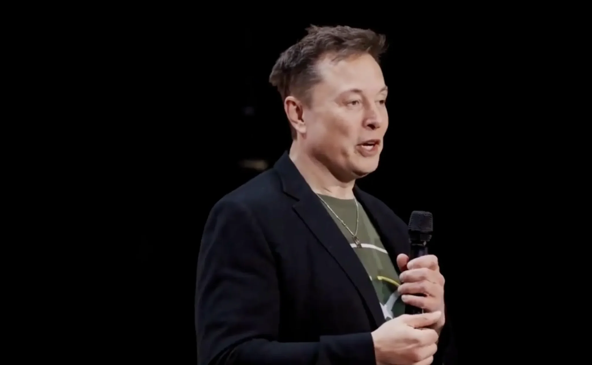 Elon Musk ataca Alexandre de Moraes e sugere sanções ao ministro nos EUA