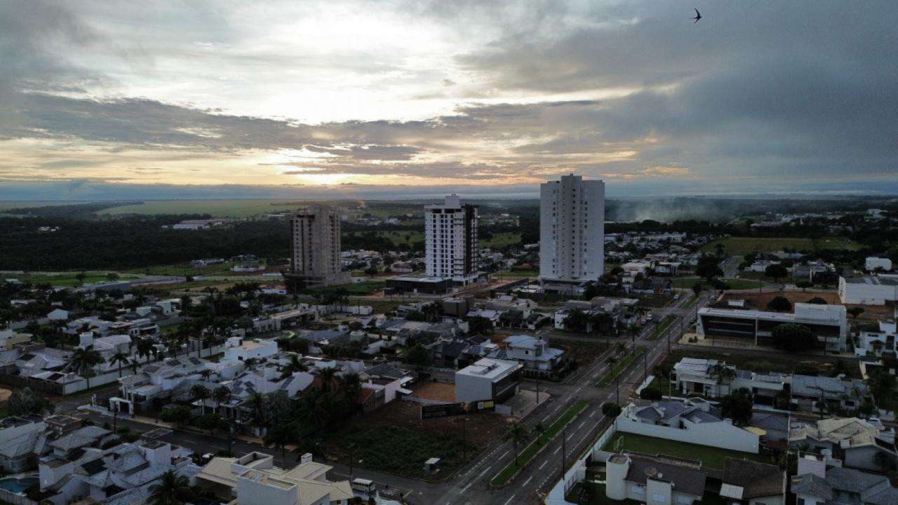 Expansao de Sorriso em seu eixo Noroeste pauta reuniao na Prefeitura