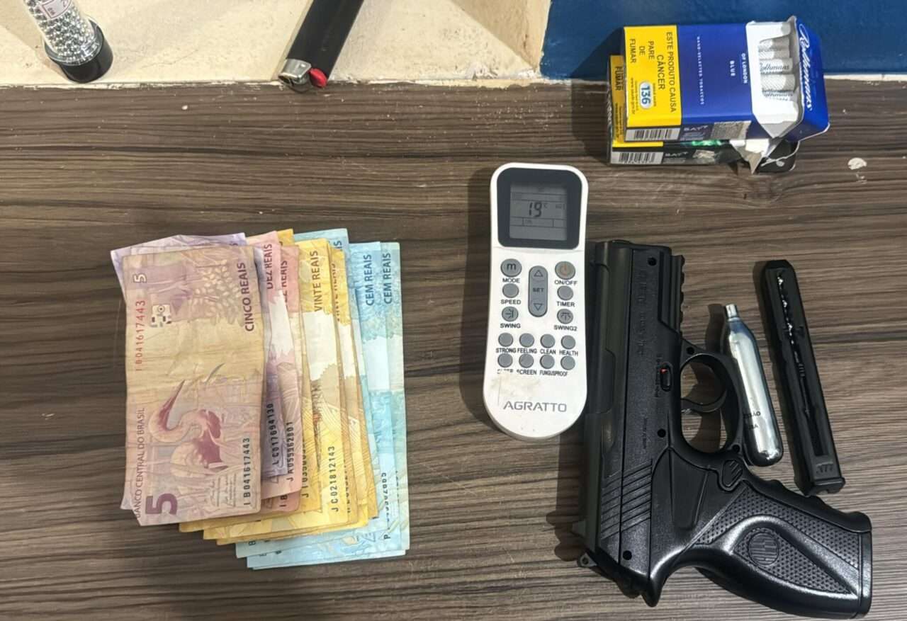 Homem é preso após intimidar pessoas com arma falsa em Lucas do Rio Verde 