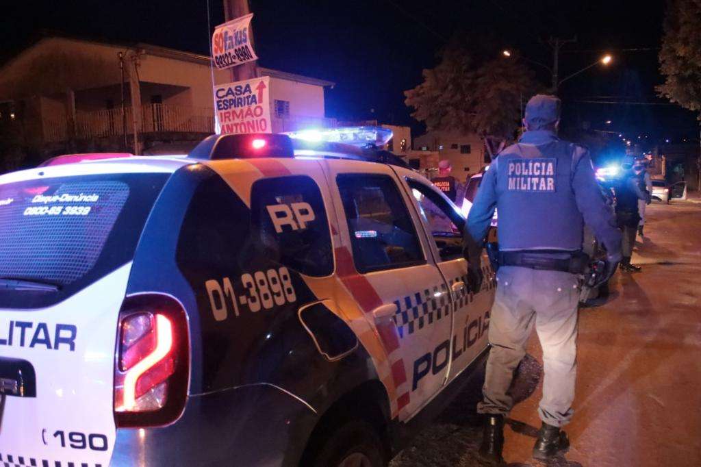 Homem é preso por ameaçar e agredir ex-namorada em Primavera do Leste