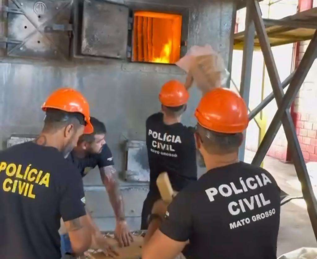 Policia Civil incinera 35 toneladas de drogas apreendidas pelas forcas de seguranca em Mato Grosso