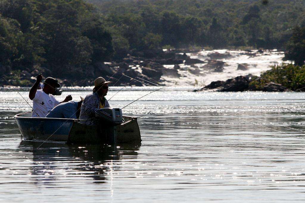 Sema de Mato Grosso lança sistema que facilita acesso de estrangeiros à carteira de pesca amadora