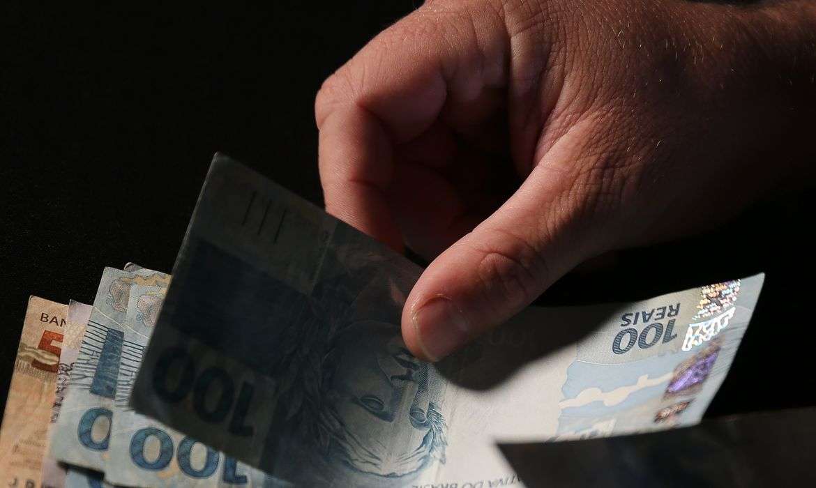 Número de endividados aumenta 2,57% em março