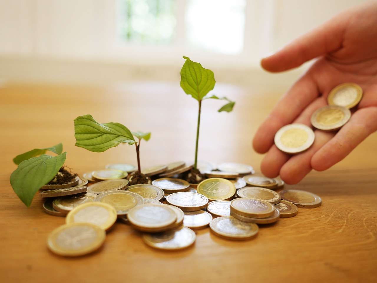 Como juntar dez mil reais até o fim de 2025: Técnicas que realmente funcionam