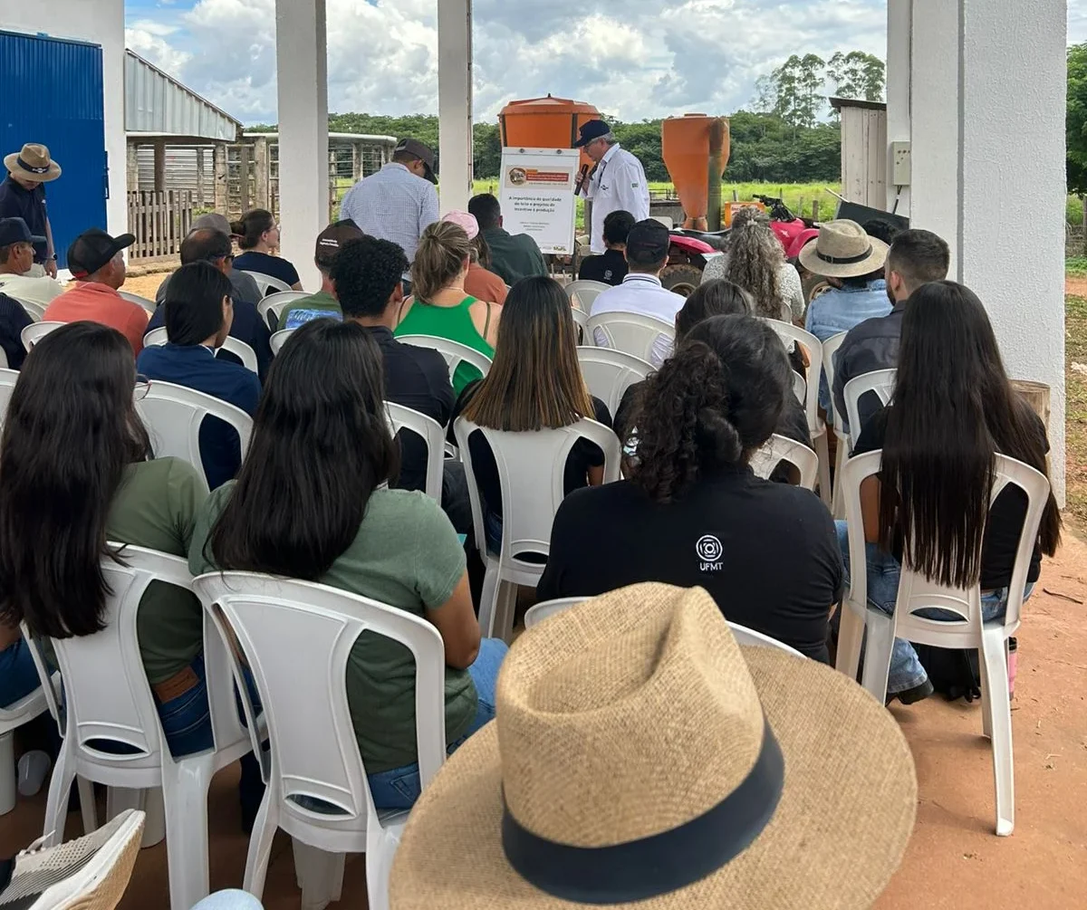 Dia de Campo da Embrapa sobre ILPF tem sinergia com as atividades do Cat que participa do evento com representantes de Sorriso