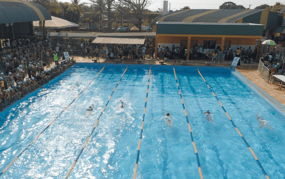 Projeto que aumenta repasses para manutenção de piscinas em escolas avança na Câmara de Lucas