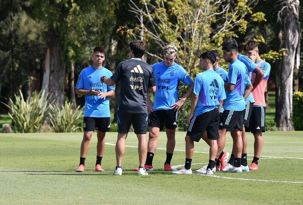 Uruguai x Argentina: onde assistir, escalações e tudo sobre o clássico das Eliminatórias. Divulgação: AUF