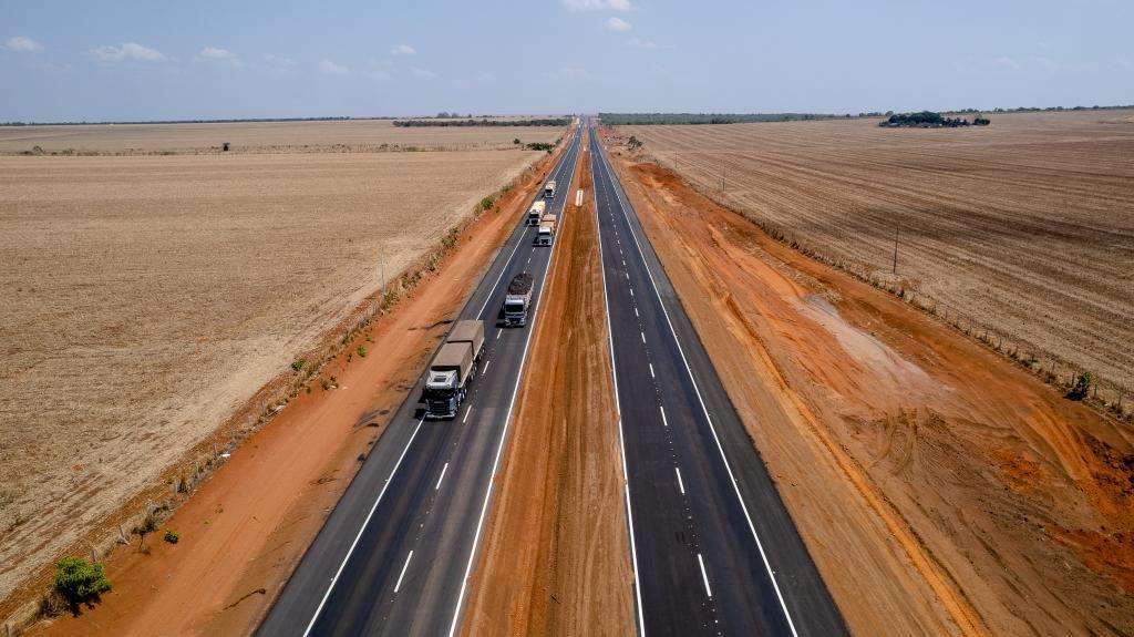Governo de Mato Grosso investe R 350 milhoes na recuperacao da BR 163