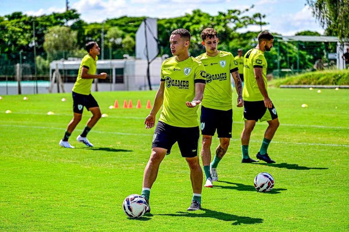 América-MG x Botafogo-SP: onde assistir, escalações e detalhes da estreia na Série B