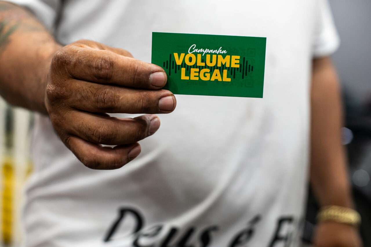 Empresarios de 35 estabelecimentos de Cuiaba recebem orientacao sobre limites sonoros scaled