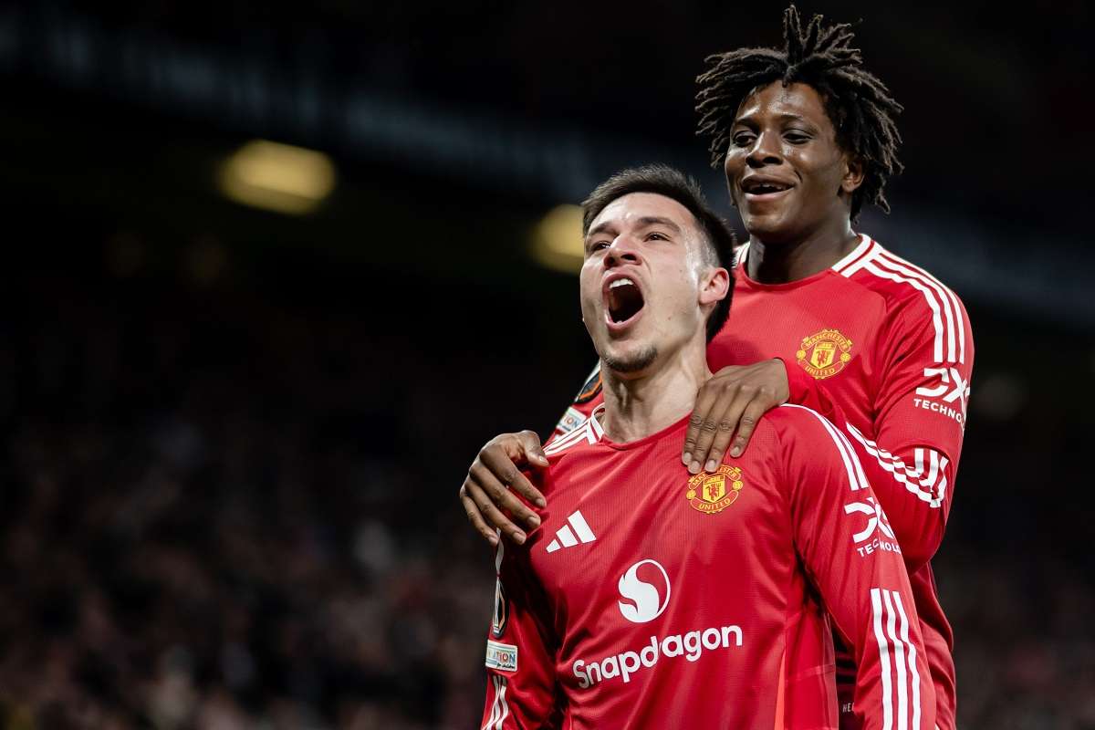 Inacreditável! Manchester United vira no final e elimina Lyon em jogo histórico