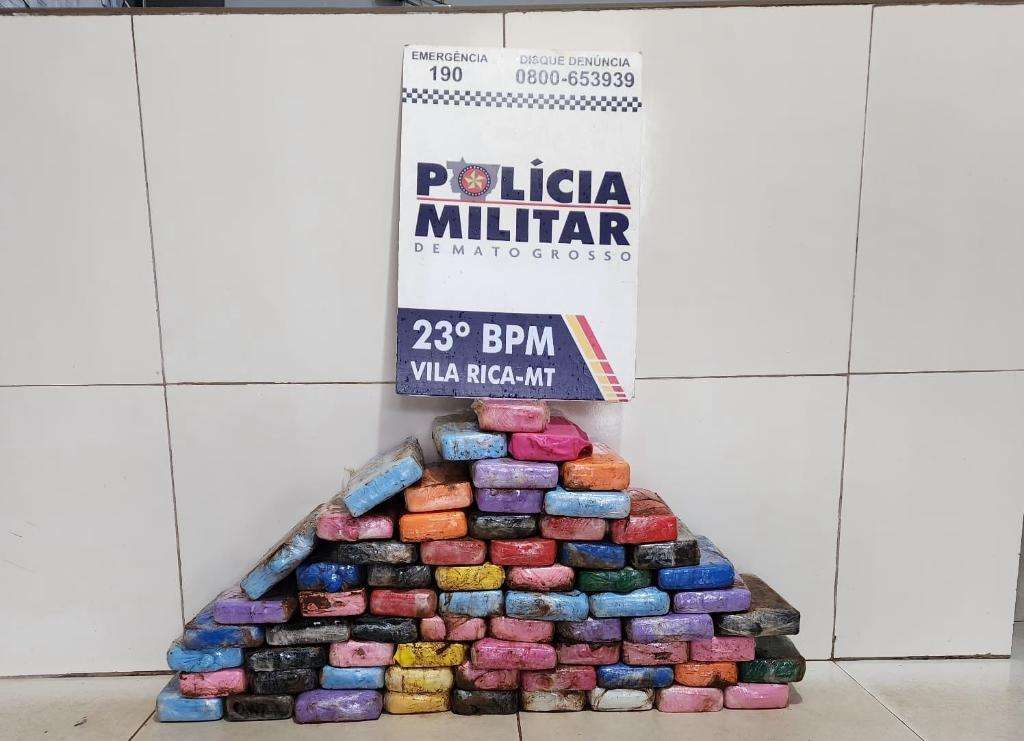 Polícia Militar e PRF flagram caminhonete "recheada" de cocaína em Mato Grosso
