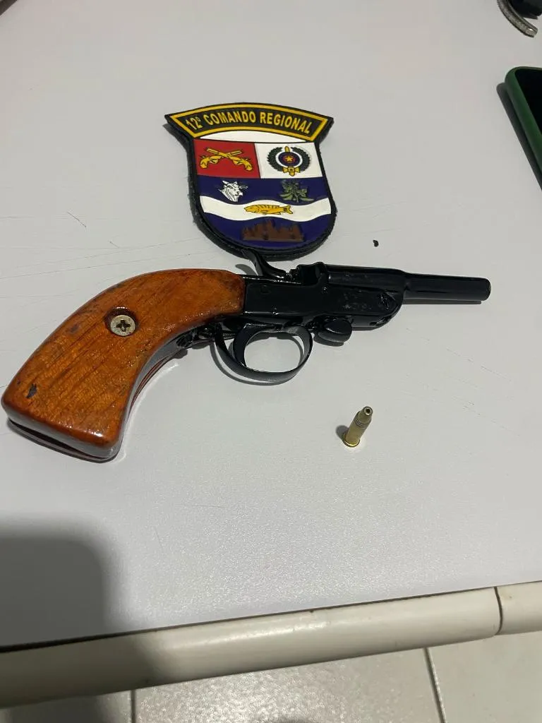 Em Mato Grosso: Homem bêbado ameaça pessoas com garrucha e acaba preso