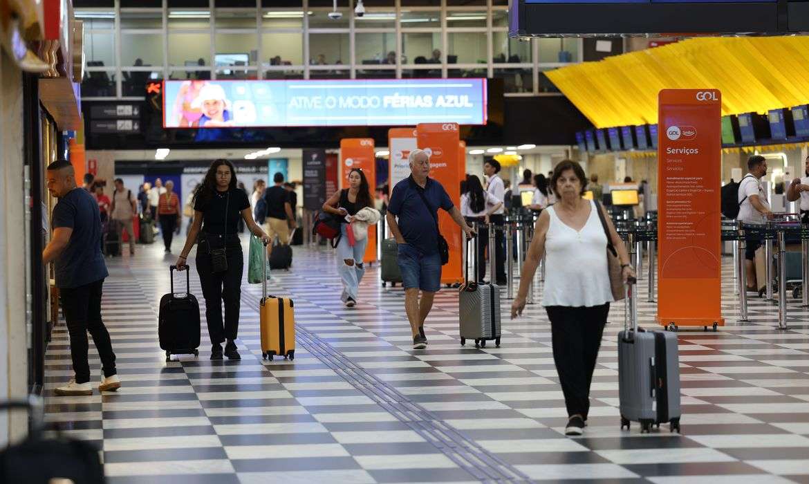 Em 8 meses, Voa Brasil viabilizou 35,4 mil passagens para aposentados