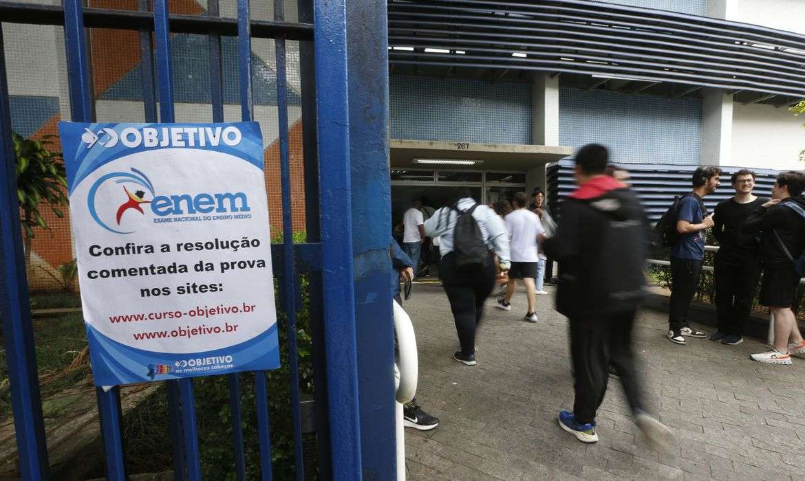 Enem 2025: saiba como pedir isenção de taxa de inscrição