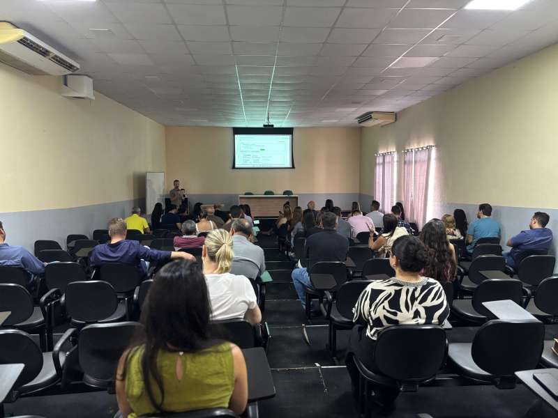 profissionais da construcao civil de Sinop participam de treinamento sobre novo formato de sistema