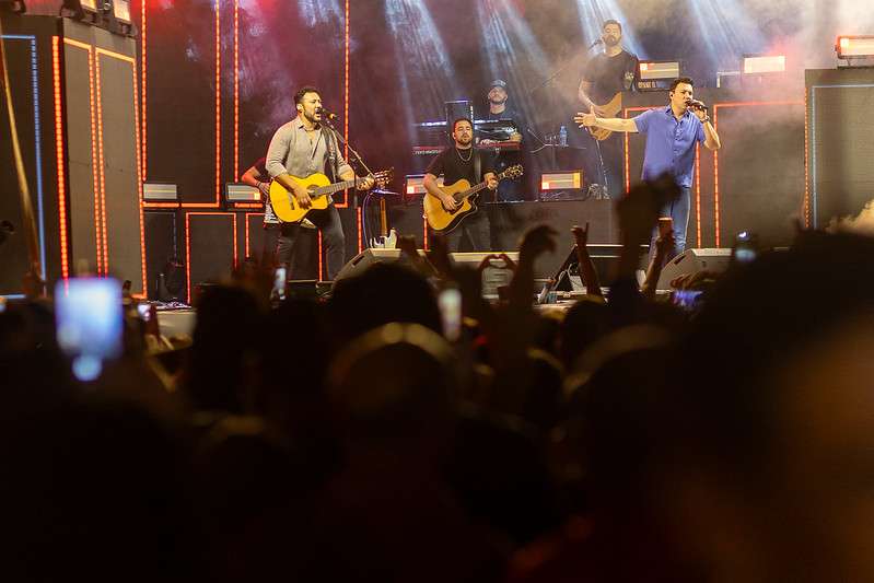 Celebra Trabalhador e sucesso e reune milhares de pessoas em Rondonopolis